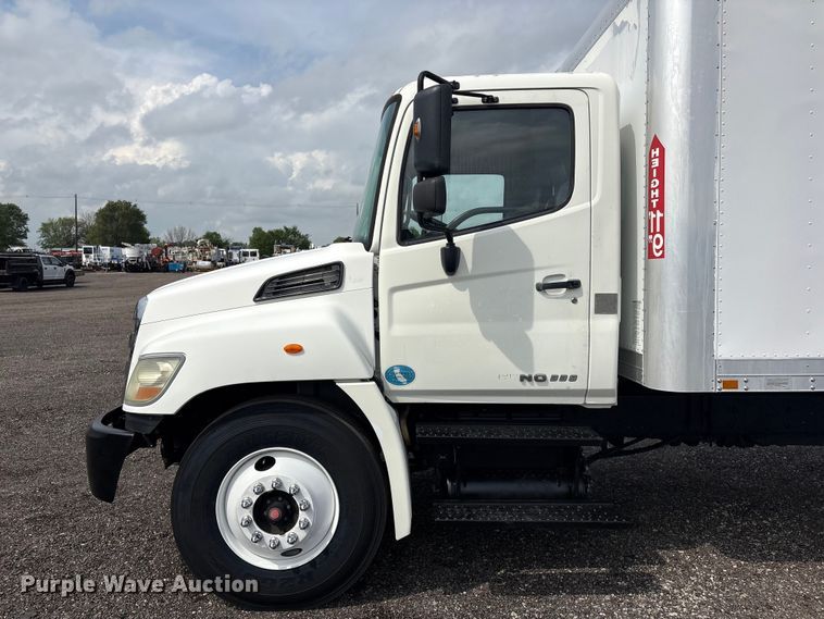 image for item EG8982 2012 Hino 338 box truck
