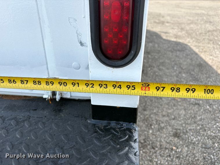 image for item EG8982 2012 Hino 338 box truck