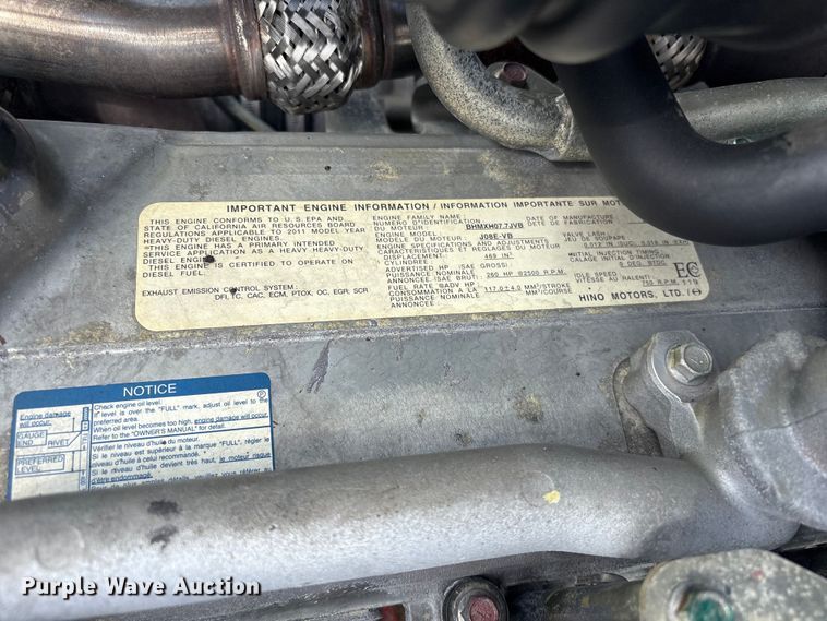 image for item EG8982 2012 Hino 338 box truck