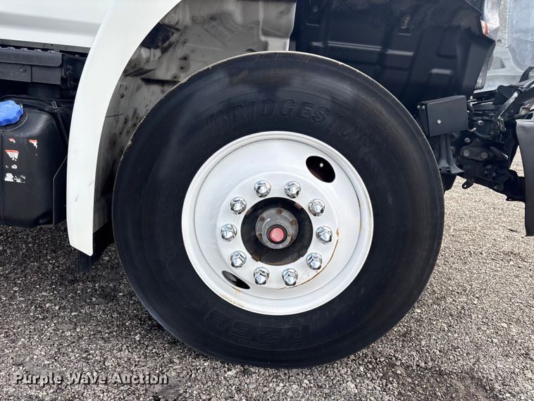 image for item EG8982 2012 Hino 338 box truck