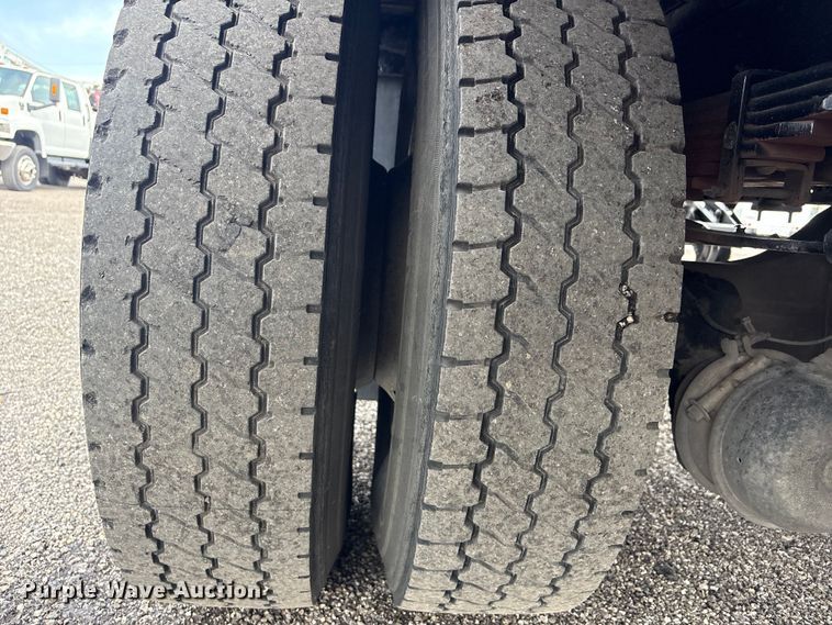 image for item EG8982 2012 Hino 338 box truck