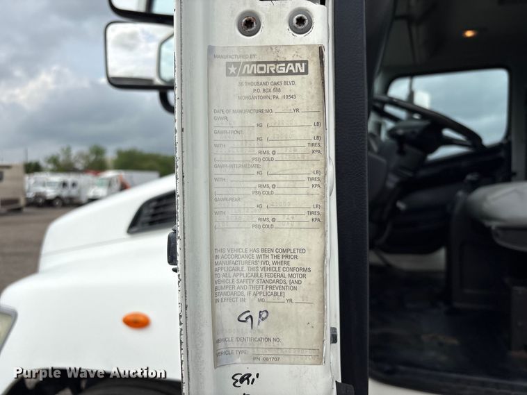 image for item EG8982 2012 Hino 338 box truck