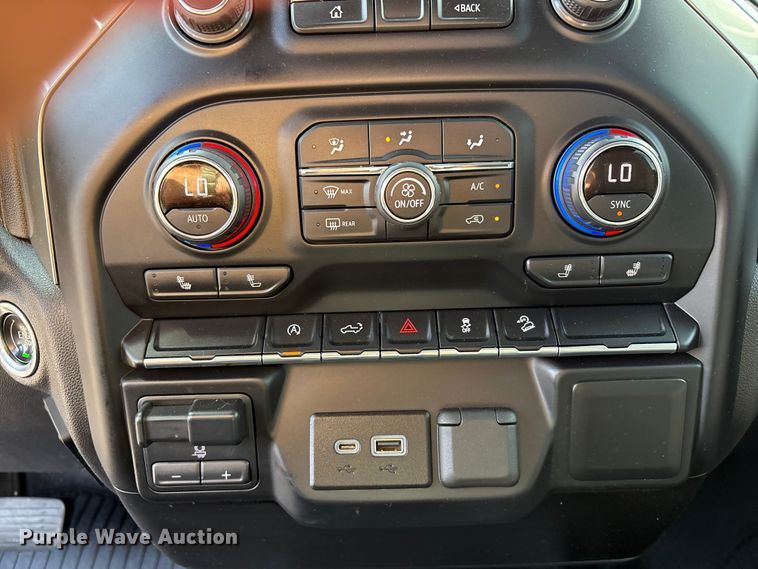 image for item EG8992 2020 Chevrolet Silverado Z71 Texas Edition Crew Cab pickup truck