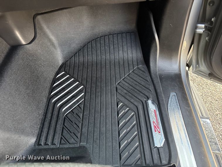 image for item EG8992 2020 Chevrolet Silverado Z71 Texas Edition Crew Cab pickup truck