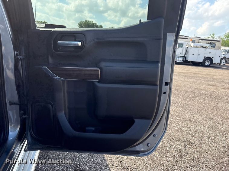 image for item EG8992 2020 Chevrolet Silverado Z71 Texas Edition Crew Cab pickup truck