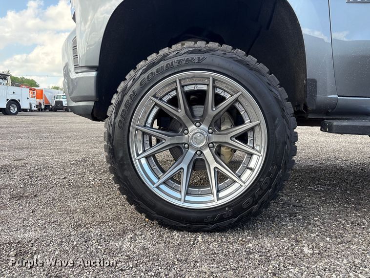 image for item EG8992 2020 Chevrolet Silverado Z71 Texas Edition Crew Cab pickup truck