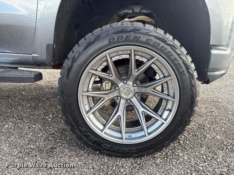 image for item EG8992 2020 Chevrolet Silverado Z71 Texas Edition Crew Cab pickup truck