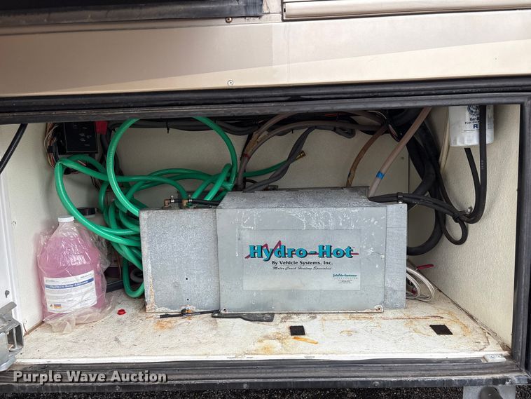 image for item EG8993 2006 Fleetwood American Tradition RV