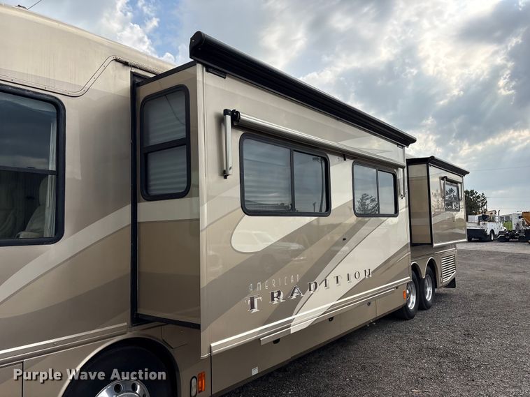 image for item EG8993 2006 Fleetwood American Tradition RV