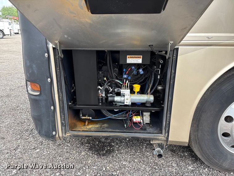 image for item EG8993 2006 Fleetwood American Tradition RV