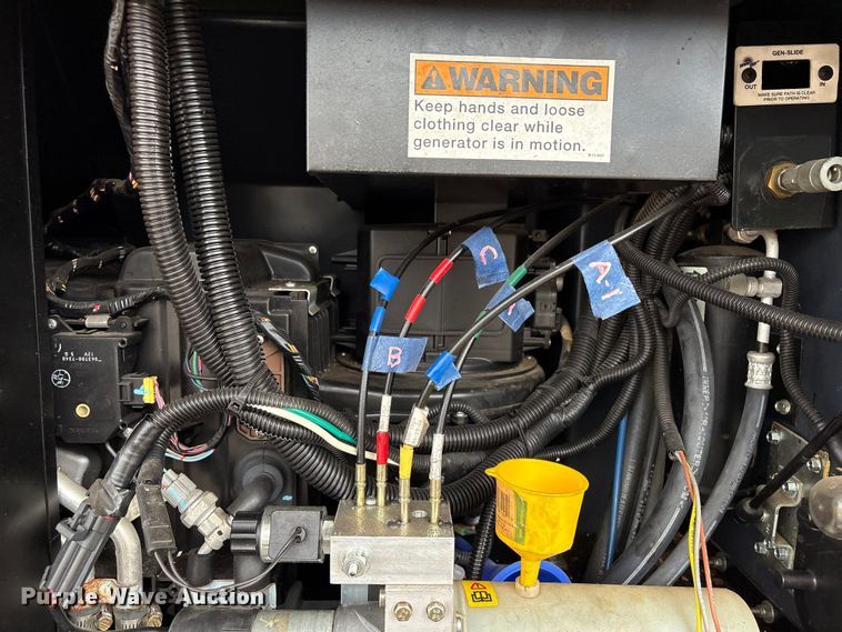 image for item EG8993 2006 Fleetwood American Tradition RV