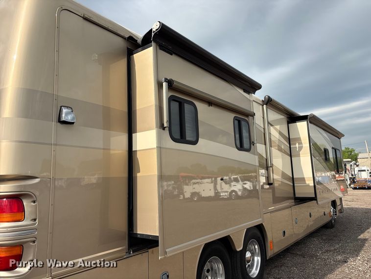 image for item EG8993 2006 Fleetwood American Tradition RV