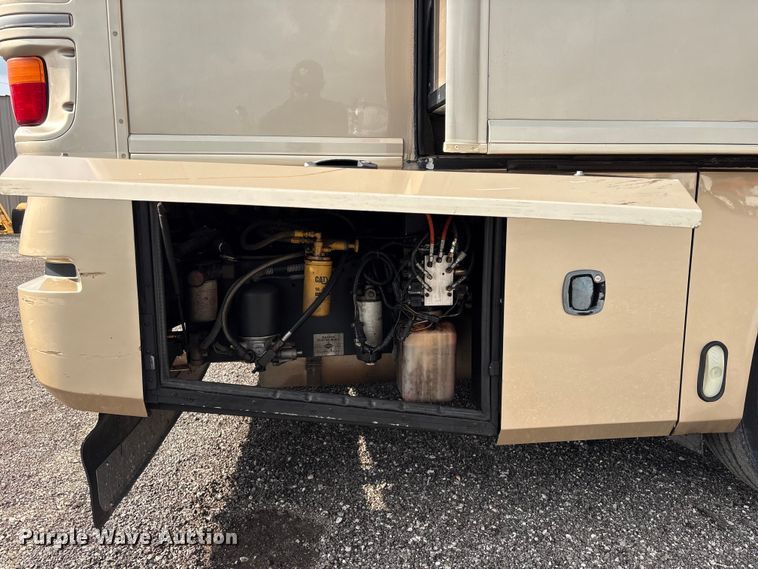 image for item EG8993 2006 Fleetwood American Tradition RV