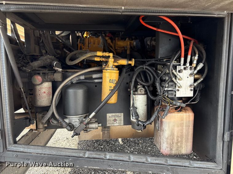 image for item EG8993 2006 Fleetwood American Tradition RV