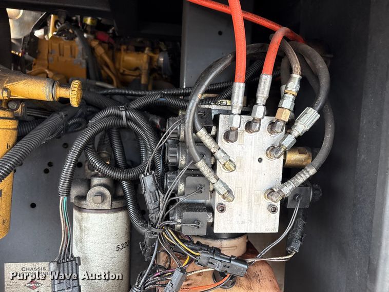 image for item EG8993 2006 Fleetwood American Tradition RV