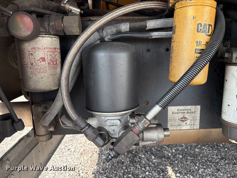 image for item EG8993 2006 Fleetwood American Tradition RV