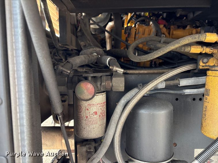 image for item EG8993 2006 Fleetwood American Tradition RV