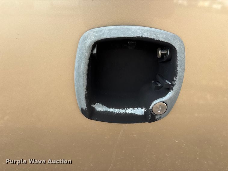 image for item EG8993 2006 Fleetwood American Tradition RV