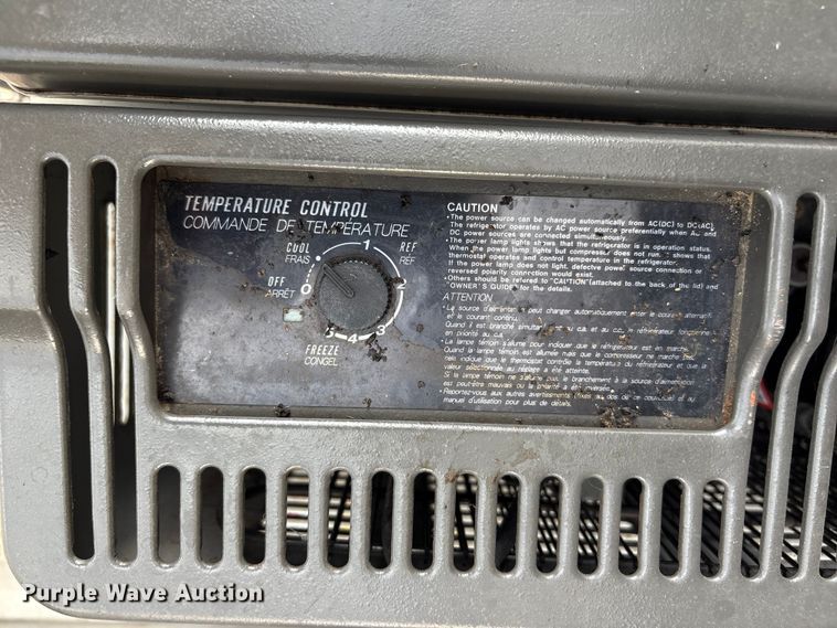 image for item EG8993 2006 Fleetwood American Tradition RV