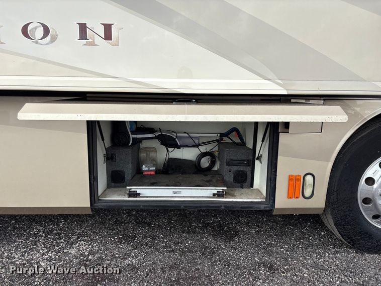 image for item EG8993 2006 Fleetwood American Tradition RV