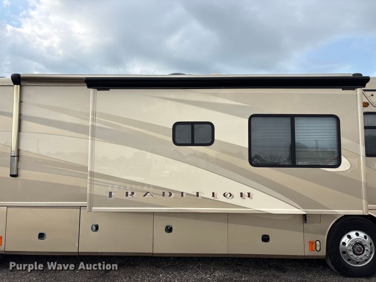 image for item EG8993 2006 Fleetwood American Tradition RV