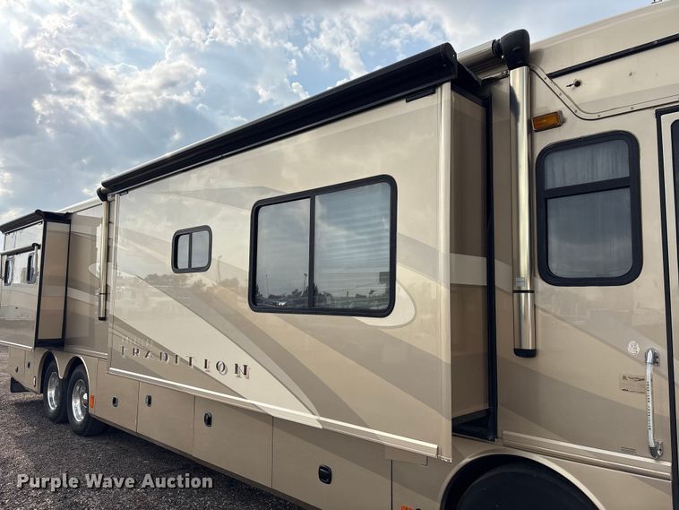 image for item EG8993 2006 Fleetwood American Tradition RV