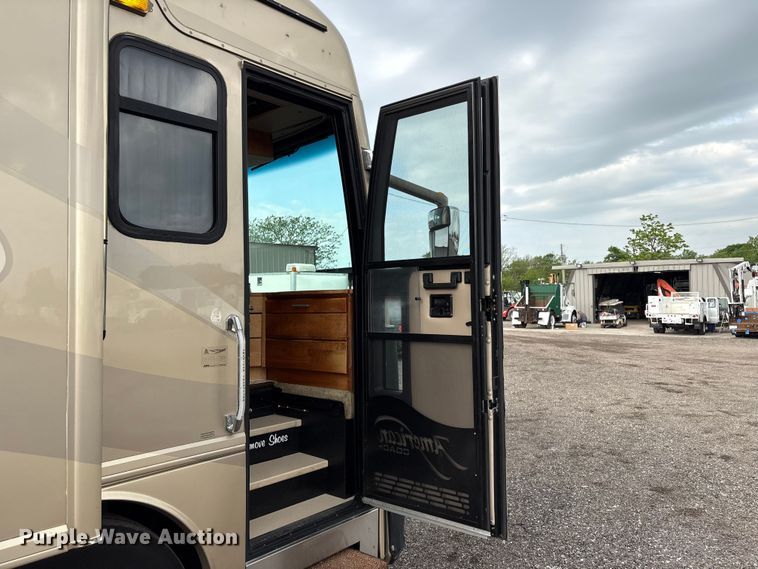 image for item EG8993 2006 Fleetwood American Tradition RV