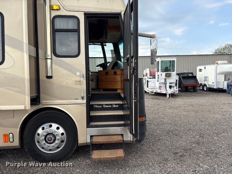 image for item EG8993 2006 Fleetwood American Tradition RV