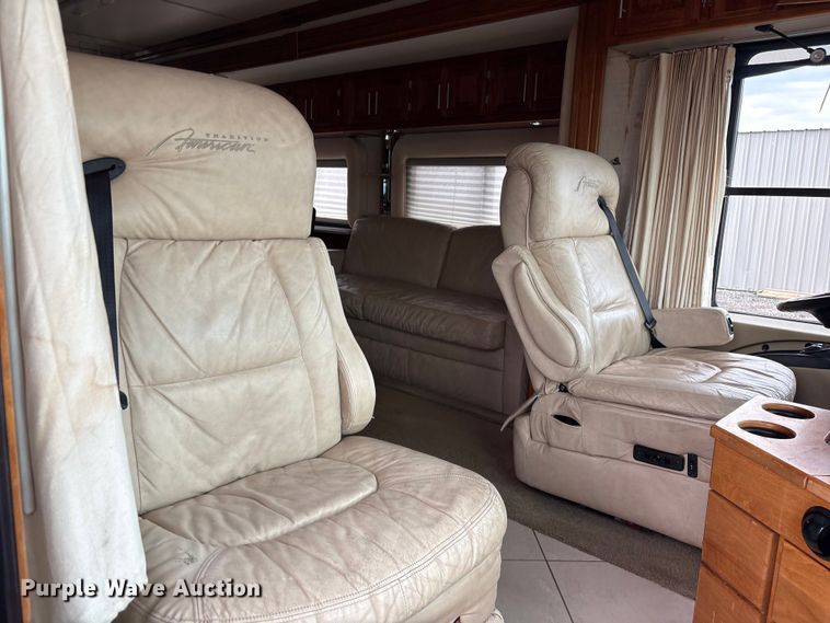 image for item EG8993 2006 Fleetwood American Tradition RV