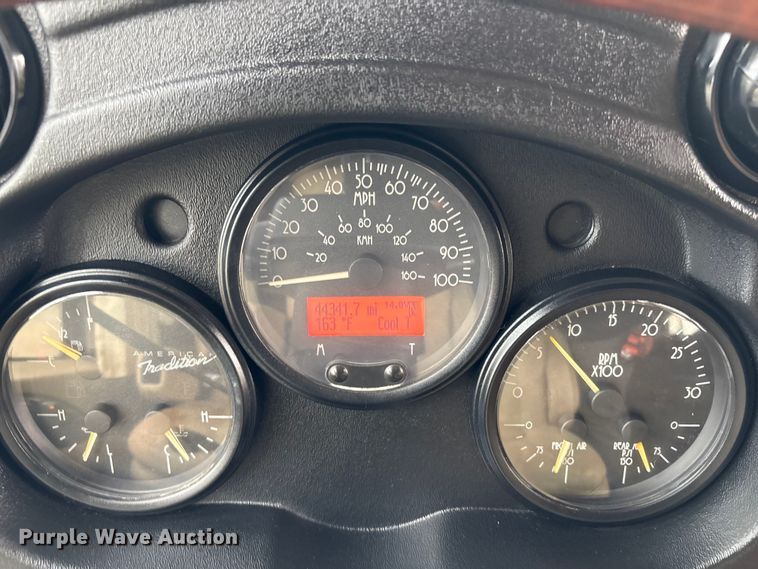 image for item EG8993 2006 Fleetwood American Tradition RV