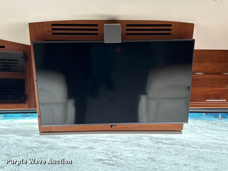 image for item EG8993 2006 Fleetwood American Tradition RV