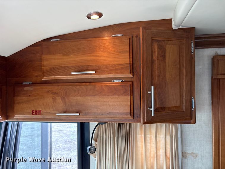 image for item EG8993 2006 Fleetwood American Tradition RV