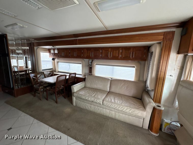 image for item EG8993 2006 Fleetwood American Tradition RV