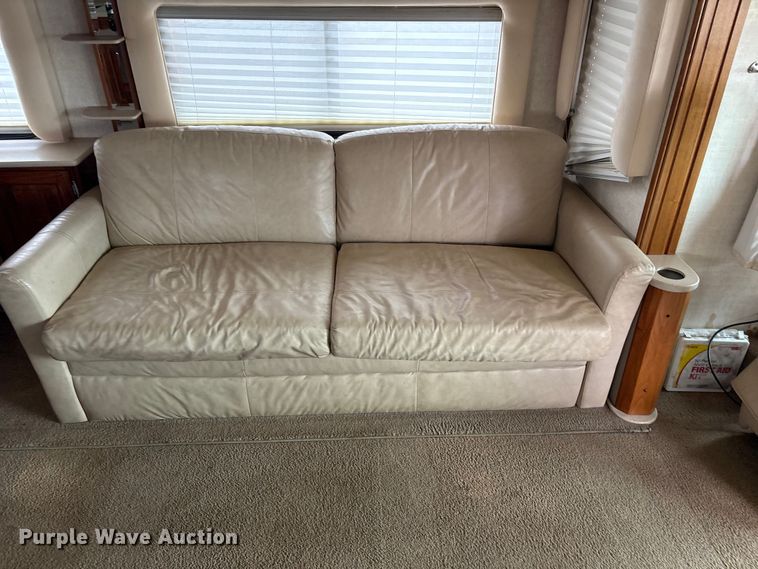 image for item EG8993 2006 Fleetwood American Tradition RV