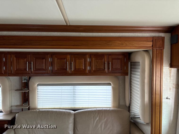 image for item EG8993 2006 Fleetwood American Tradition RV