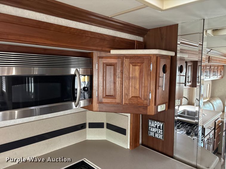 image for item EG8993 2006 Fleetwood American Tradition RV