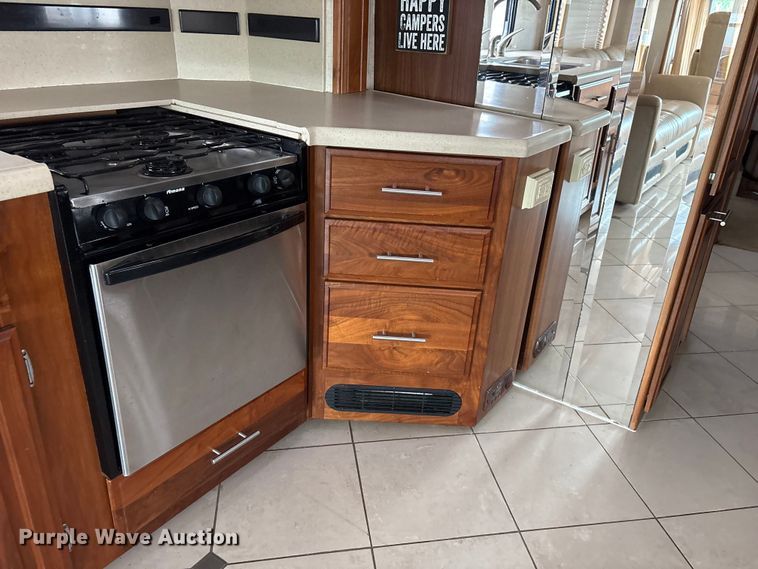 image for item EG8993 2006 Fleetwood American Tradition RV