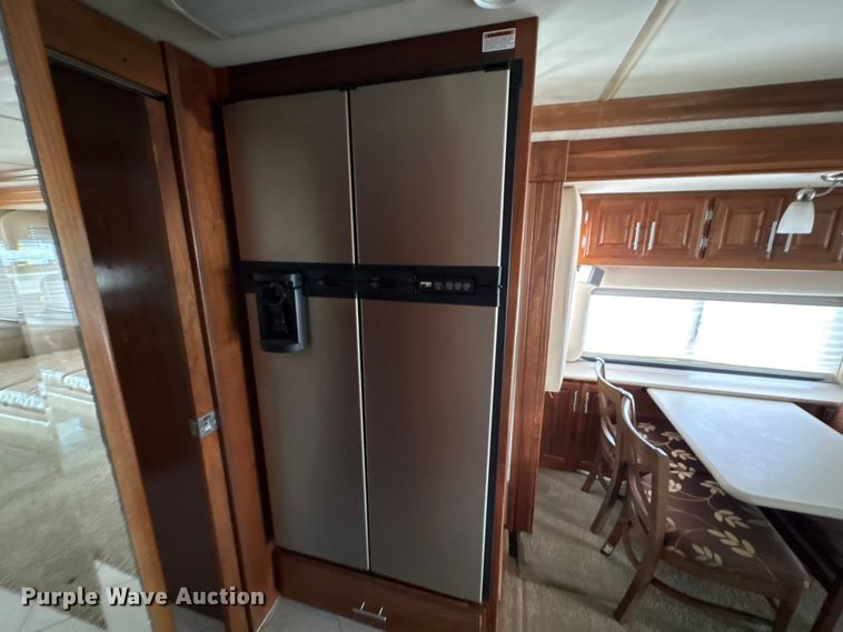 image for item EG8993 2006 Fleetwood American Tradition RV