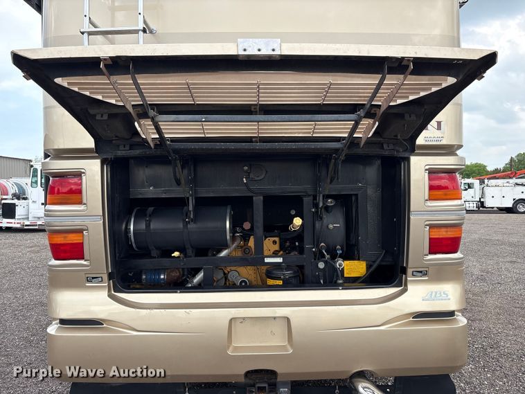 image for item EG8993 2006 Fleetwood American Tradition RV