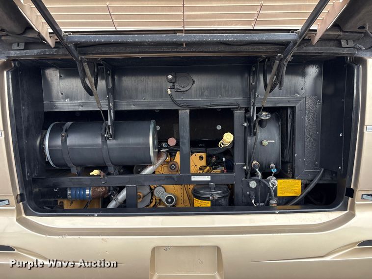 image for item EG8993 2006 Fleetwood American Tradition RV