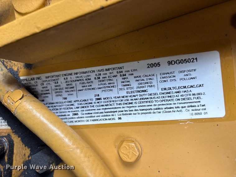 image for item EG8993 2006 Fleetwood American Tradition RV