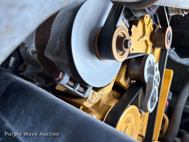 image for item EG8993 2006 Fleetwood American Tradition RV