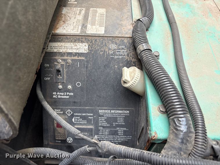 image for item EG8993 2006 Fleetwood American Tradition RV