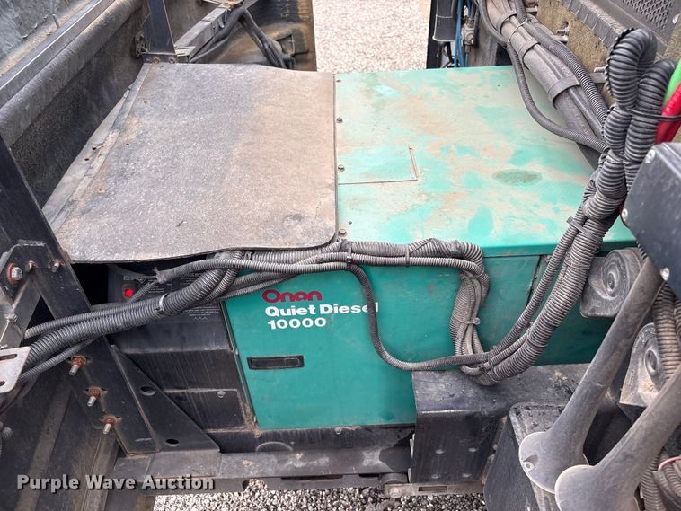 image for item EG8993 2006 Fleetwood American Tradition RV