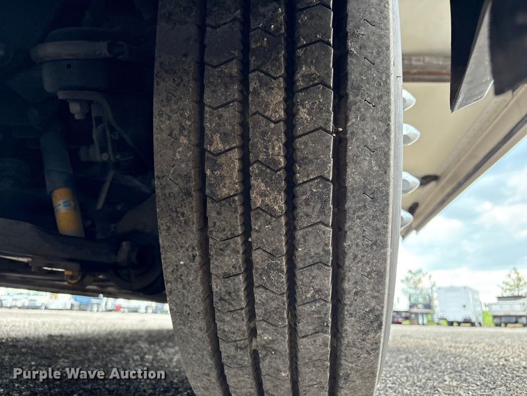 image for item EG8993 2006 Fleetwood American Tradition RV