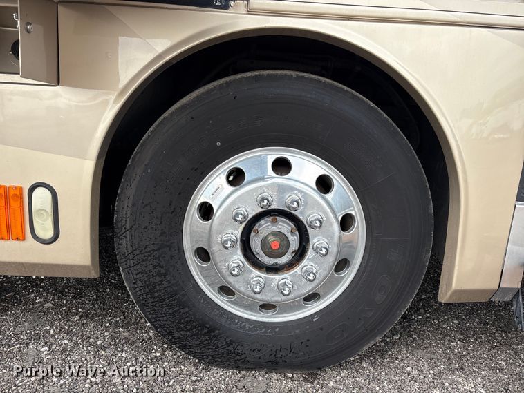 image for item EG8993 2006 Fleetwood American Tradition RV