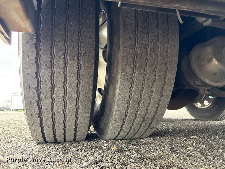 image for item EG8993 2006 Fleetwood American Tradition RV