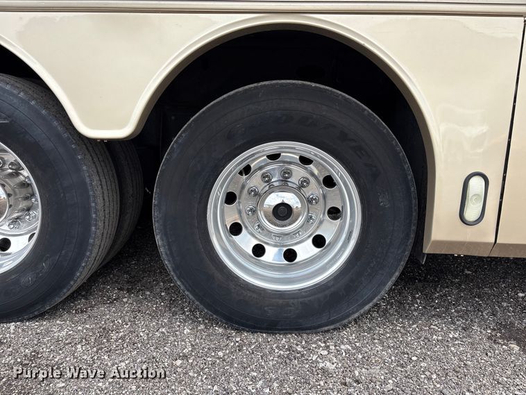 image for item EG8993 2006 Fleetwood American Tradition RV