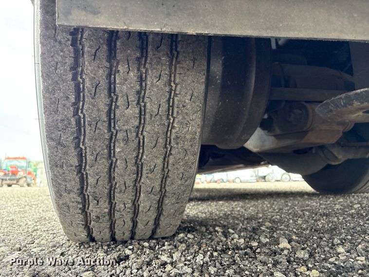 image for item EG8993 2006 Fleetwood American Tradition RV