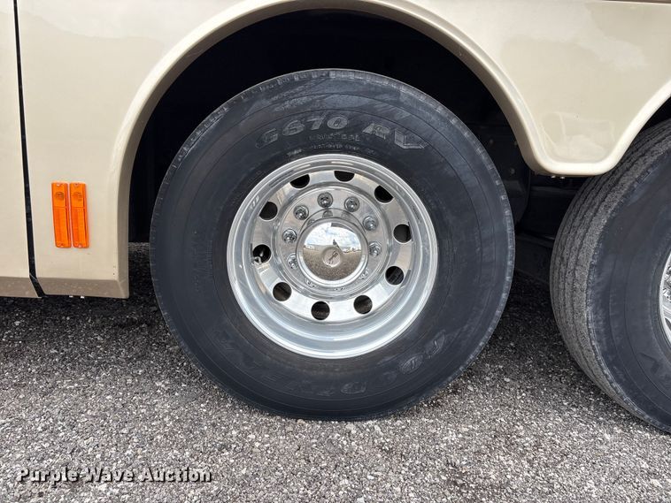 image for item EG8993 2006 Fleetwood American Tradition RV